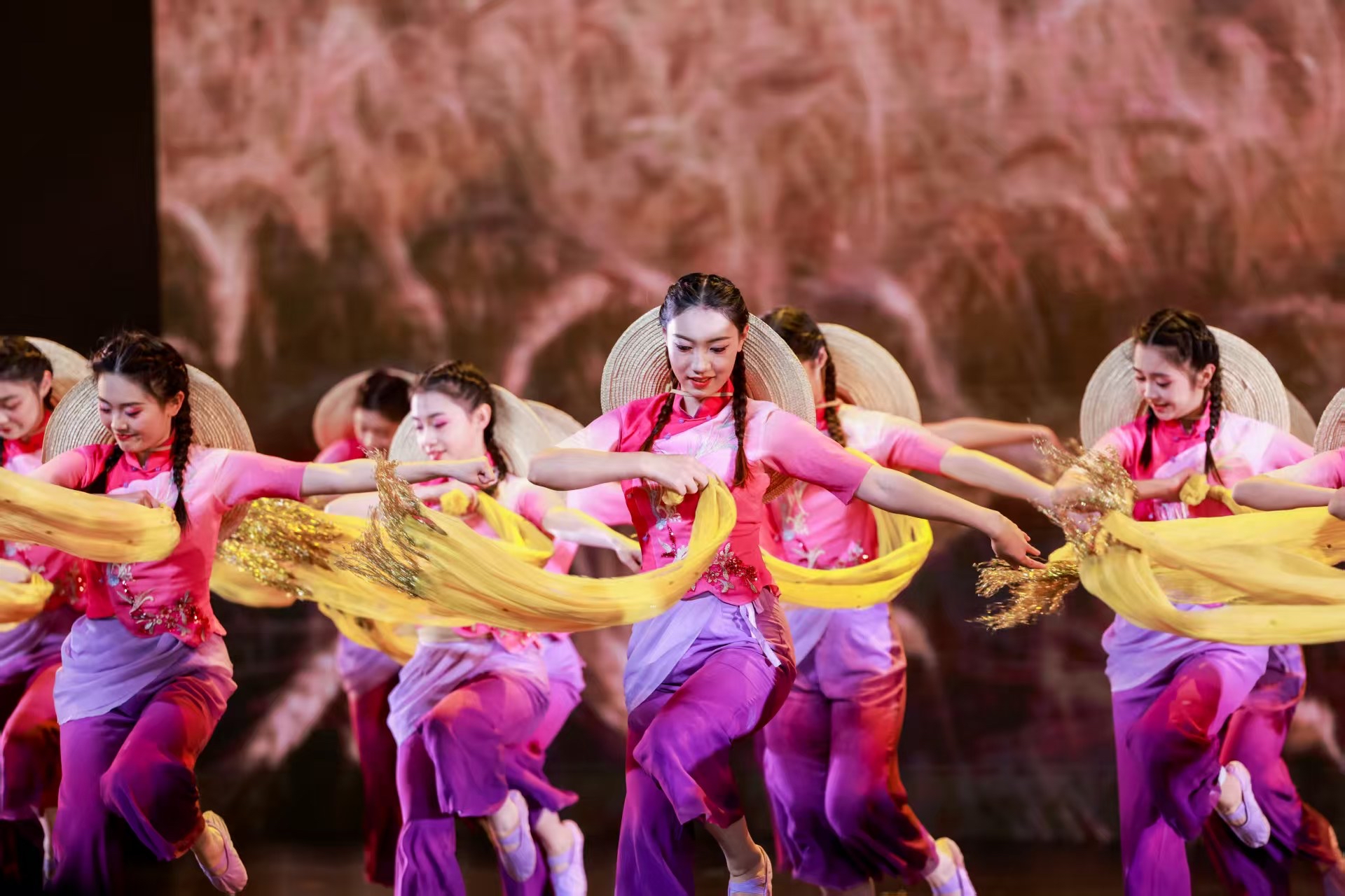 广场舞《水乡丰收歌》表演现场